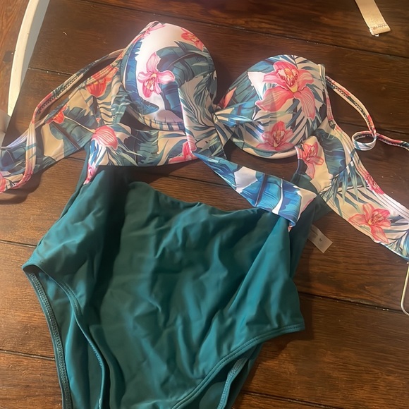 One piece Push-up bathing suit - Picture 2 of 2